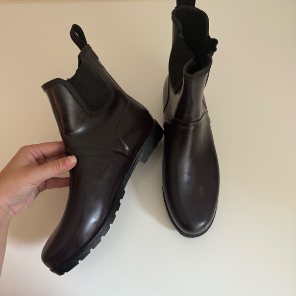 Cole Haan Womens Size 10 Dark Purple Chelsea Rain Boots Waterproof Pre Loved - Picture 6 of 6